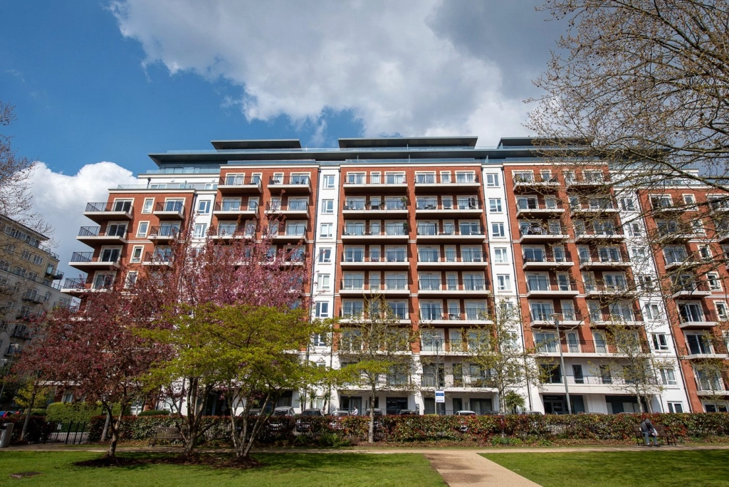 1 bedroom apartments/flats for sale in Beaufort Square, Beaufort Park, Colindale - NW9 view 6
