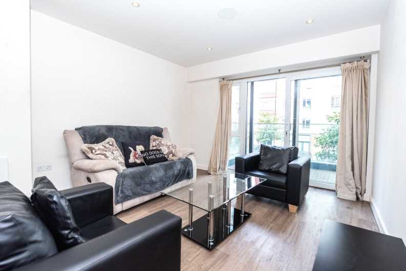 2 bedrooms apartments/flats to sale in Boulevard Drive, Beaufort Park, Colindale-image 1