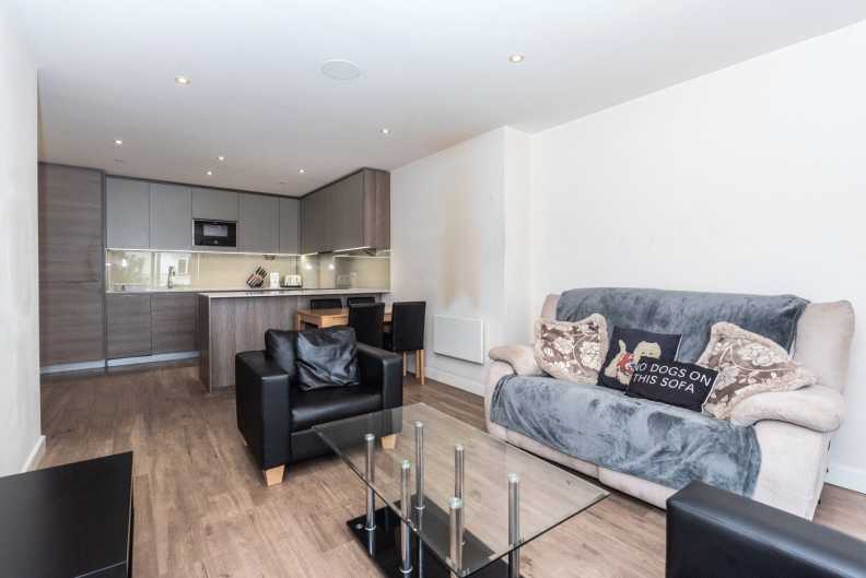 2 bedrooms apartments/flats to sale in Boulevard Drive, Beaufort Park, Colindale-image 2