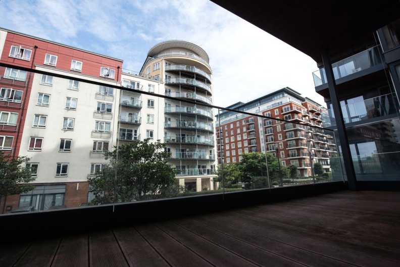 2 bedrooms apartments/flats to sale in Boulevard Drive, Beaufort Park, Colindale-image 5