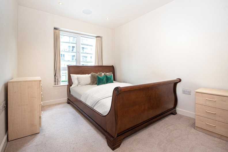 2 bedrooms apartments/flats to sale in Boulevard Drive, Beaufort Park, Colindale-image 6