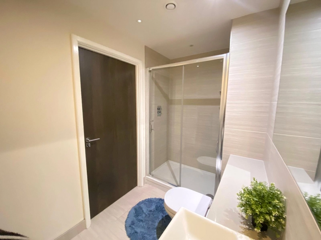 2 bedrooms apartments/flats for sale in Boulevard Drive, Beaufort Park, Colindale - NW9 view 8