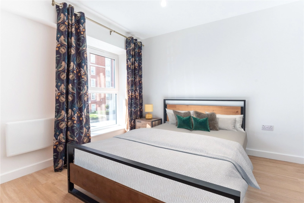 1 bedroom apartments/flats for sale in Beaufort Square, Beaufort Park, Colindale - NW9 view 4