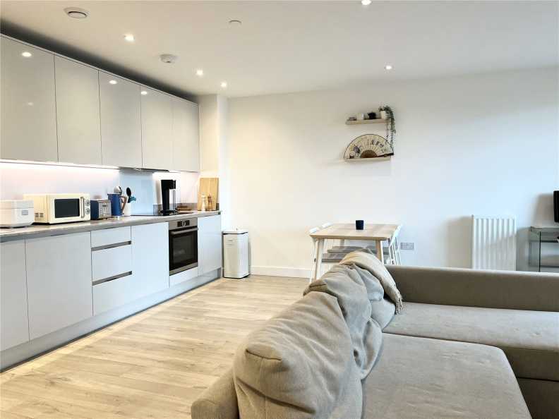 1 bedroom apartments/flats to sale in Lismore Boulevard, Colindale Garden, Colindale-image 4
