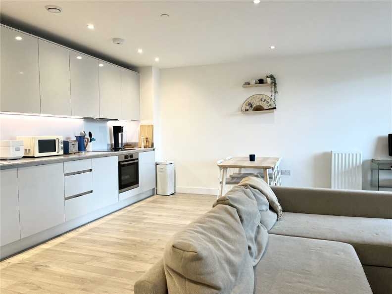 1 bedroom apartments/flats for sale in Lismore Boulevard, Colindale Garden, Colindale - NW9 view 4