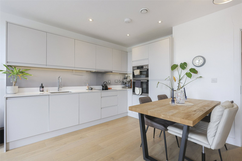 1 bedroom apartments/flats to sale in Edgware Road, Colindale-image 15