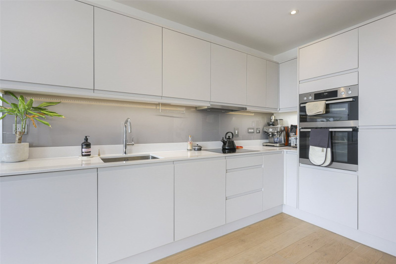 1 bedroom apartments/flats to sale in Edgware Road, Colindale-image 16