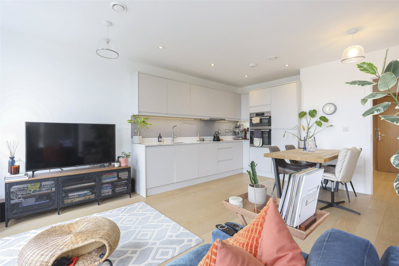 1 bedroom apartments/flats to sale in Edgware Road, Colindale-image 17