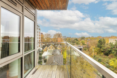 Longfield Avenue, Ealing - W5 view 5