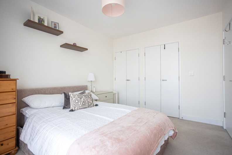 1 bedroom apartments/flats for sale in Bristol Avenue, Colindale - NW9 view 3