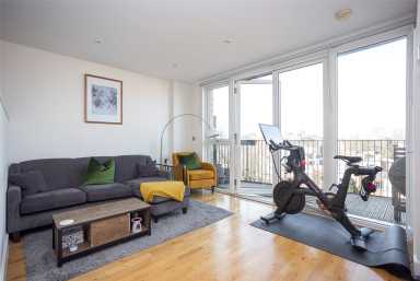 Bristol Avenue, Colindale - NW9 view 2