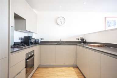 Bristol Avenue, Colindale - NW9 view 10