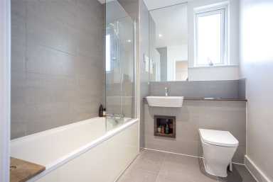 Bristol Avenue, Colindale - NW9 view 8