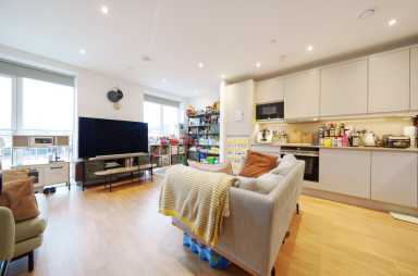 Lismore Boulevard, Colindale Garden, Colindale - NW9 view 2
