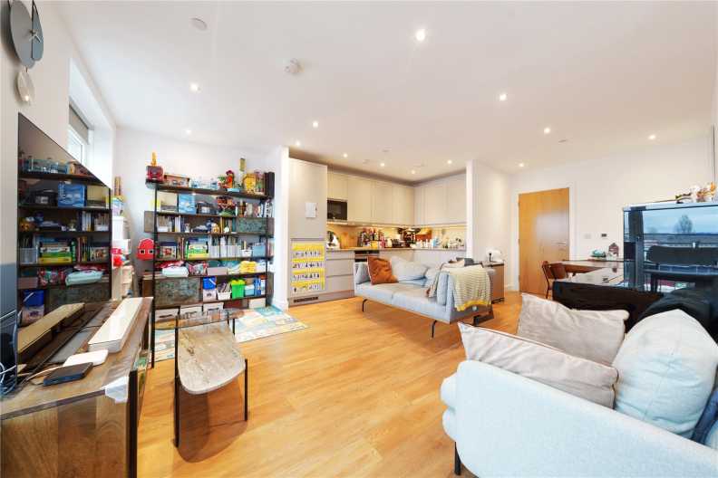3 bedrooms apartments/flats to sale in Lismore Boulevard, Colindale Garden, Colindale-image 12