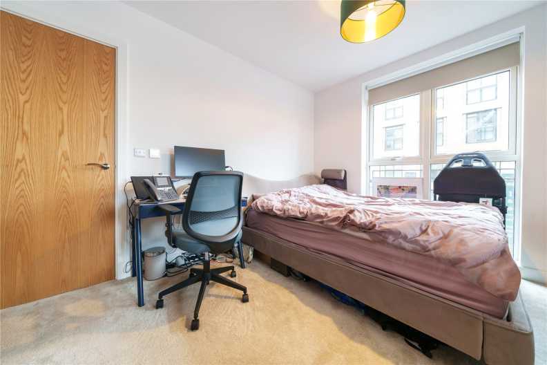 3 bedrooms apartments/flats for sale in Lismore Boulevard, Colindale Garden, Colindale - NW9 view 17