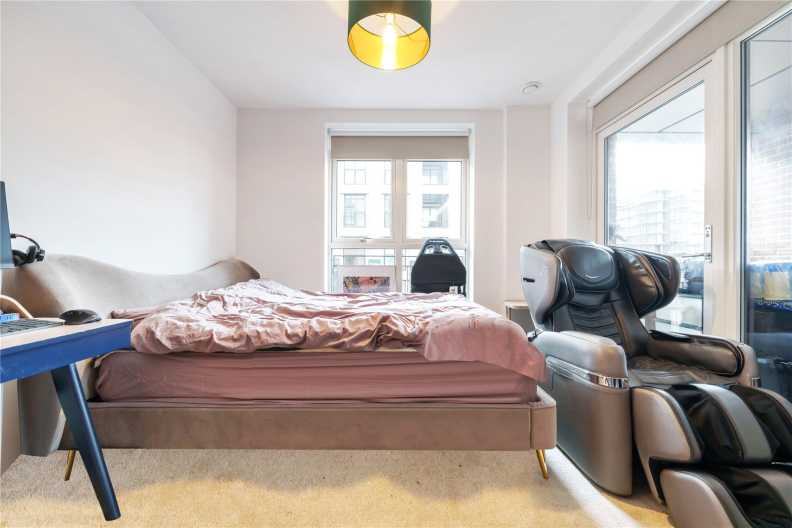 3 bedrooms apartments/flats to sale in Lismore Boulevard, Colindale Garden, Colindale-image 18