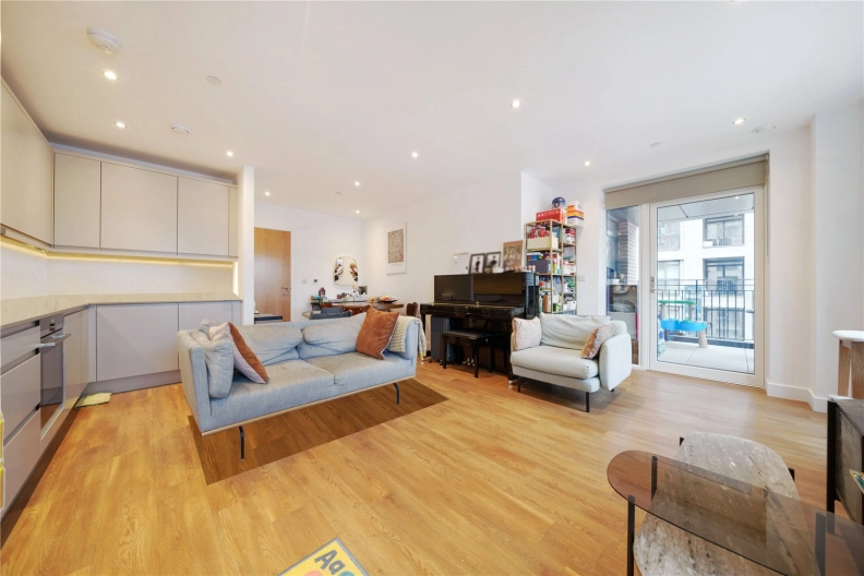 3 bedrooms apartments/flats to sale in Lismore Boulevard, Colindale Garden, Colindale-image 10