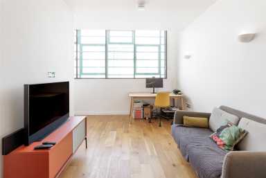 Western Avenue, Perivale, Greenford - UB6 view 9