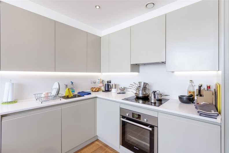 1 bedroom flat for Sale in Western Avenue, Perivale, Greenford, UB6, London