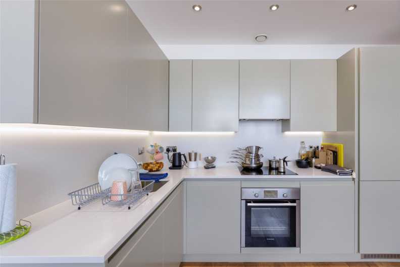 1 bedroom apartments/flats to sale in Western Avenue, Perivale, Greenford-image 8