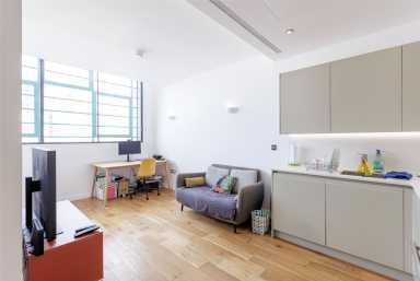 Western Avenue, Perivale, Greenford - UB6 view 4