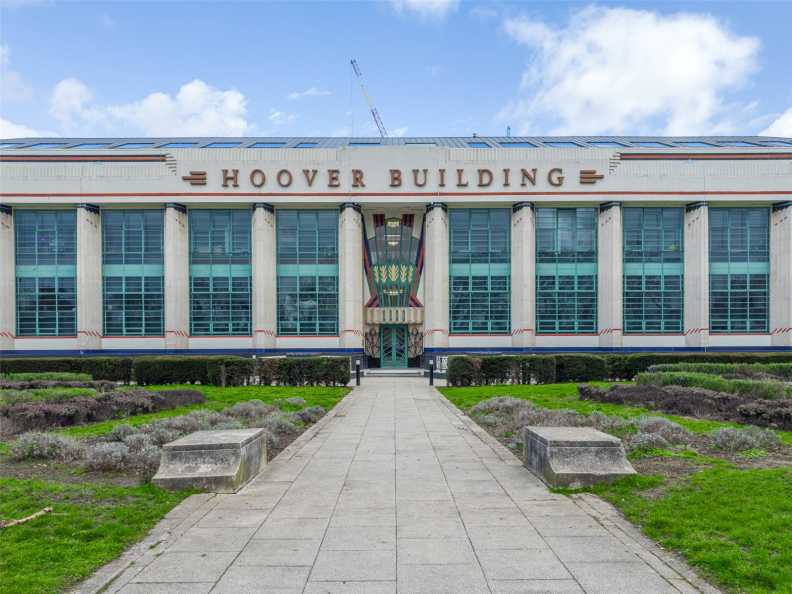 1 bedroom apartments/flats for sale in Western Avenue, Perivale, Greenford - UB6 view 11