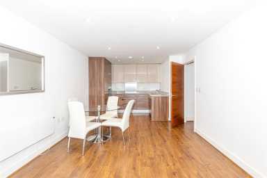 Bromyard Avenue, London - W3 view 9