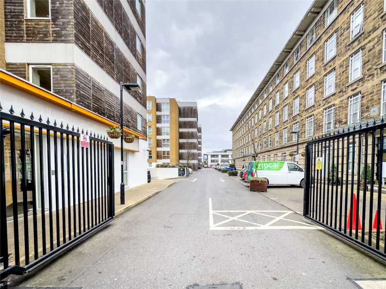 2 bedrooms apartments/flats to sale in Bromyard Avenue, London-image 19