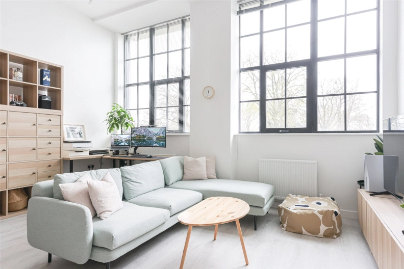 1 bedroom apartments/flats to sale in Carnation Gardens, Hayes-image 3