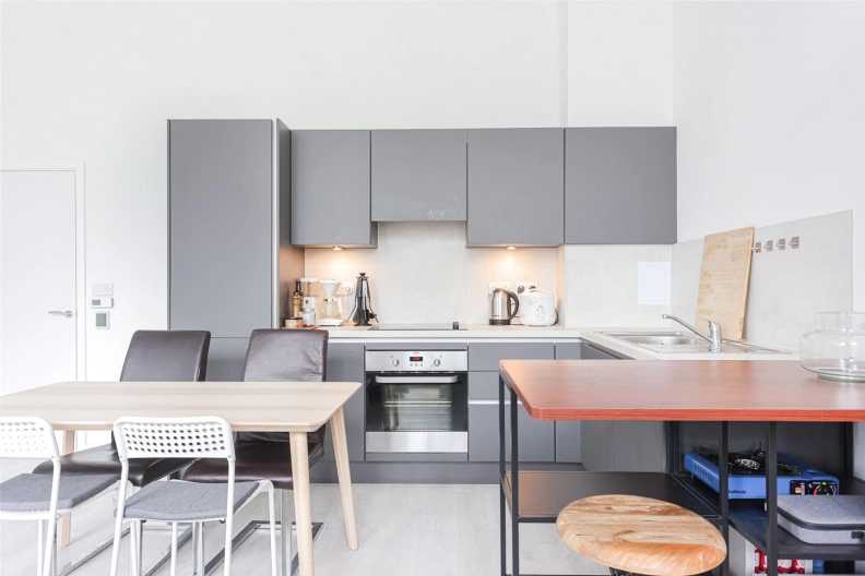 1 bedroom apartments/flats to sale in Carnation Gardens, Hayes-image 2