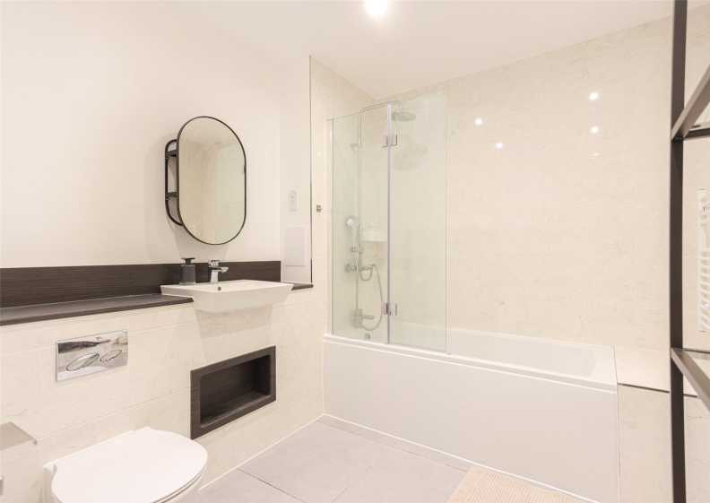 1 bedroom flat for Sale in Carnation Gardens, Hayes, UB3, London