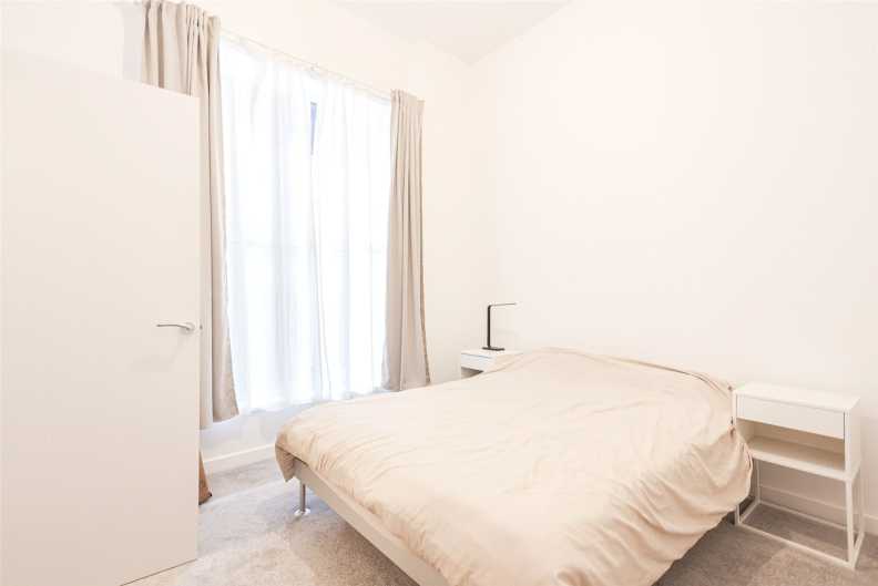 1 bedroom apartments/flats to sale in Carnation Gardens, Hayes-image 4