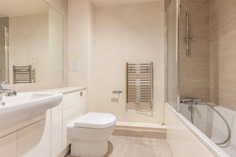 1 bedroom apartments/flats to sale in Heritage Avenue, Beaufort Park, Colindale-image 5