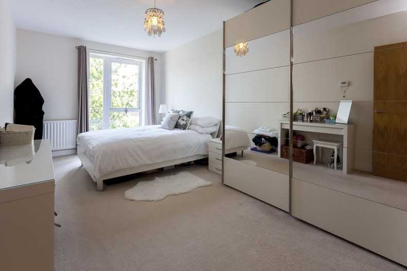 1 bedroom apartments/flats to sale in Observer Close, Colindale-image 2