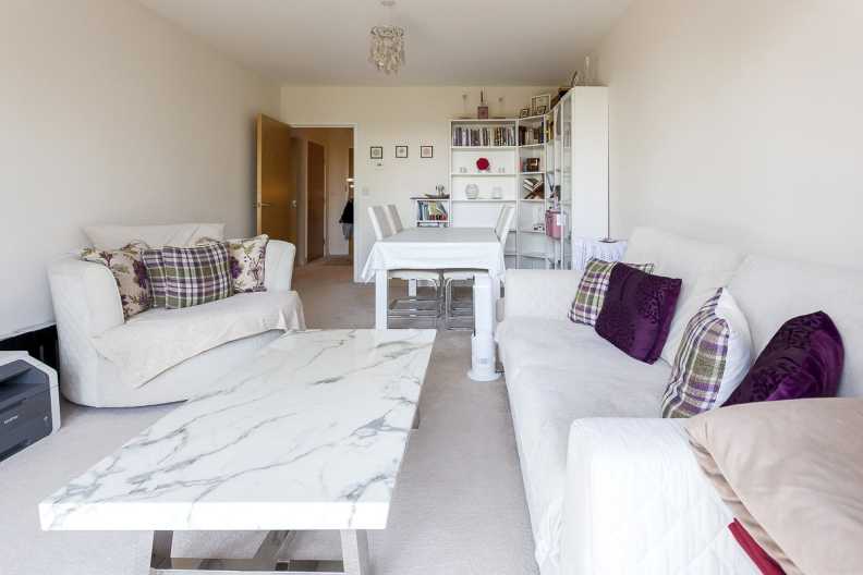 1 bedroom apartments/flats to sale in Observer Close, Colindale-image 6