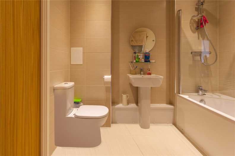 1 bedroom apartments/flats to sale in Observer Close, Colindale-image 8