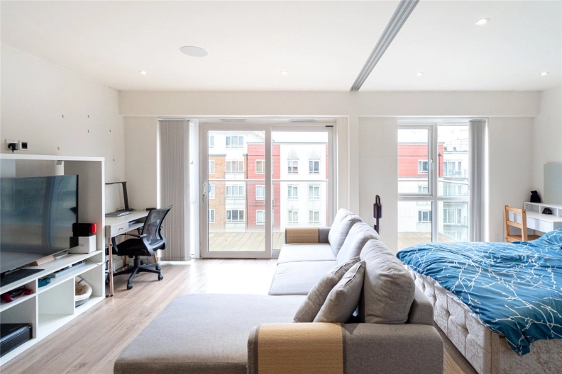 Studio apartments/flats to sale in Boulevard Drive, Beaufort Park, Colindale-image 9