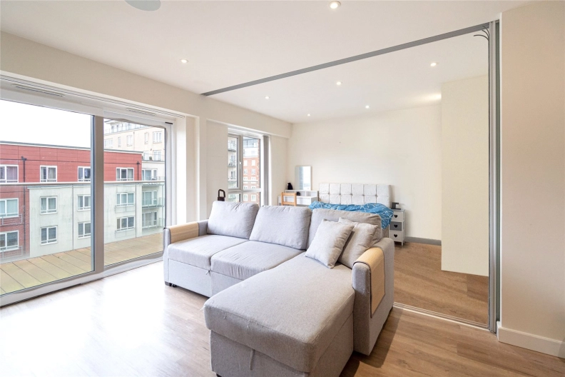 Studio apartments/flats to sale in Boulevard Drive, Beaufort Park, Colindale-image 6