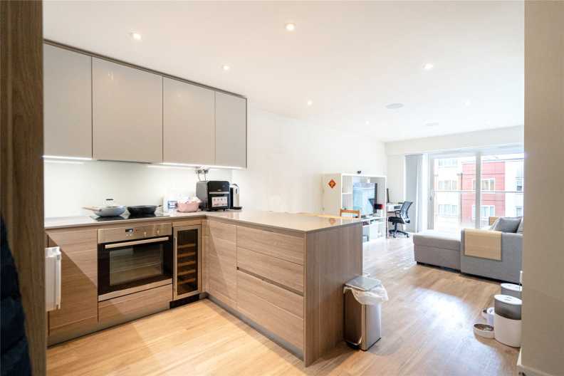 Studio apartments/flats to sale in Boulevard Drive, Beaufort Park, Colindale-image 3