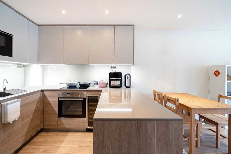 Studio apartments/flats for sale in Boulevard Drive, Beaufort Park, Colindale - NW9 view 11