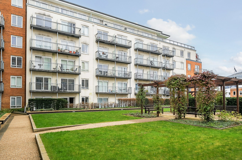 2 bedrooms apartments/flats to sale in Boulevard Drive, Beaufort Park, Colindale-image 15