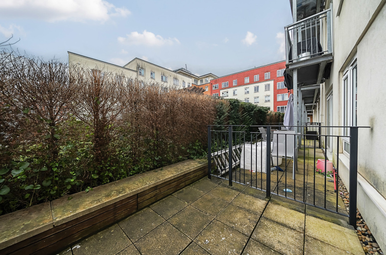 2 bedrooms apartments/flats to sale in Boulevard Drive, Beaufort Park, Colindale-image 2