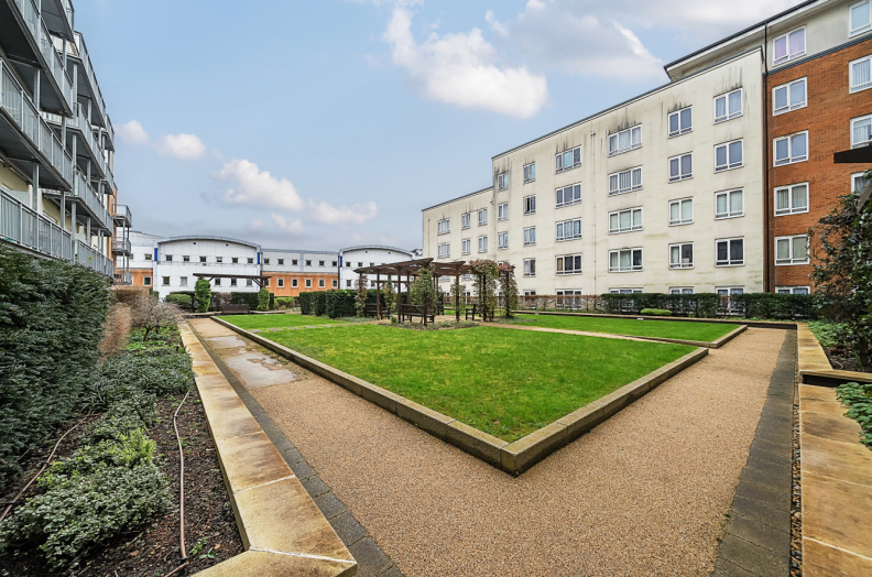 2 bedrooms apartments/flats to sale in Boulevard Drive, Beaufort Park, Colindale-image 16