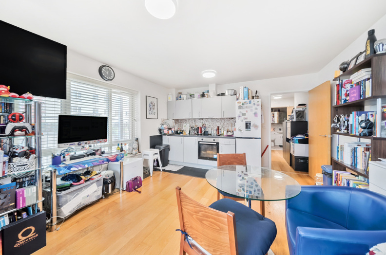 2 bedrooms apartments/flats to sale in Boulevard Drive, Beaufort Park, Colindale-image 12