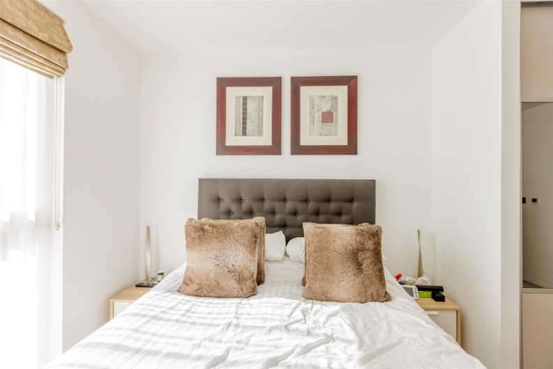 2 bedrooms apartments/flats for sale in Lismore Boulevard, Colindale Gardens, Colindale - NW9 view 12