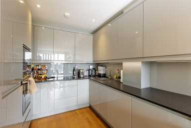 Lismore Boulevard, Colindale Gardens, Colindale - NW9 view 2