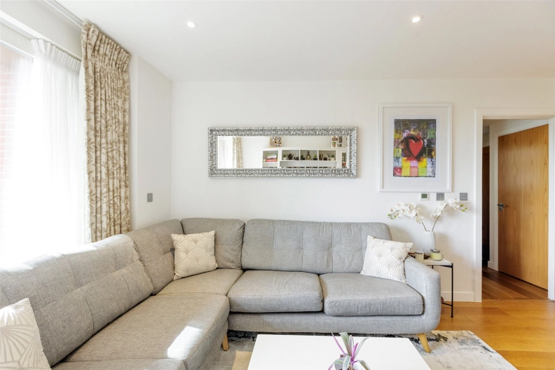2 bedrooms apartments/flats to sale in Lismore Boulevard, Colindale Gardens, Colindale-image 13