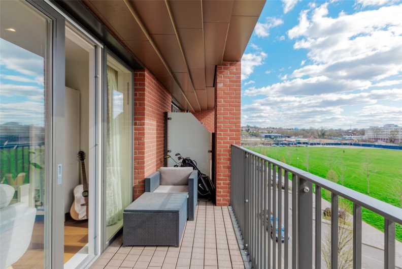 2 bedrooms apartments/flats for sale in Lismore Boulevard, Colindale Gardens, Colindale - NW9 view 5