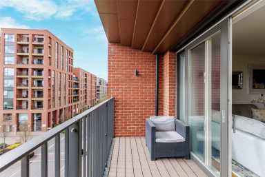 Lismore Boulevard, Colindale Gardens, Colindale - NW9 view 8